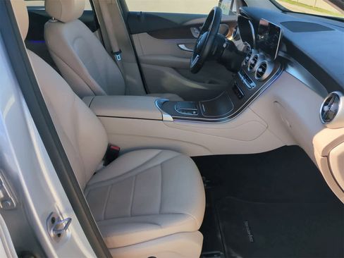 Used 2022 Mercedes-Benz GLC 300 4MATIC w/ Premium Package Lite image 21