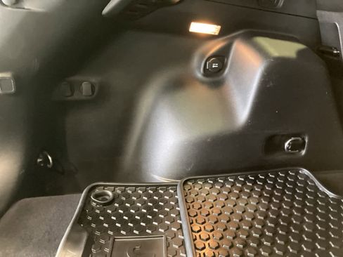 Used 2020 Jeep Cherokee Trailhawk w/ Cold Weather Group image 27