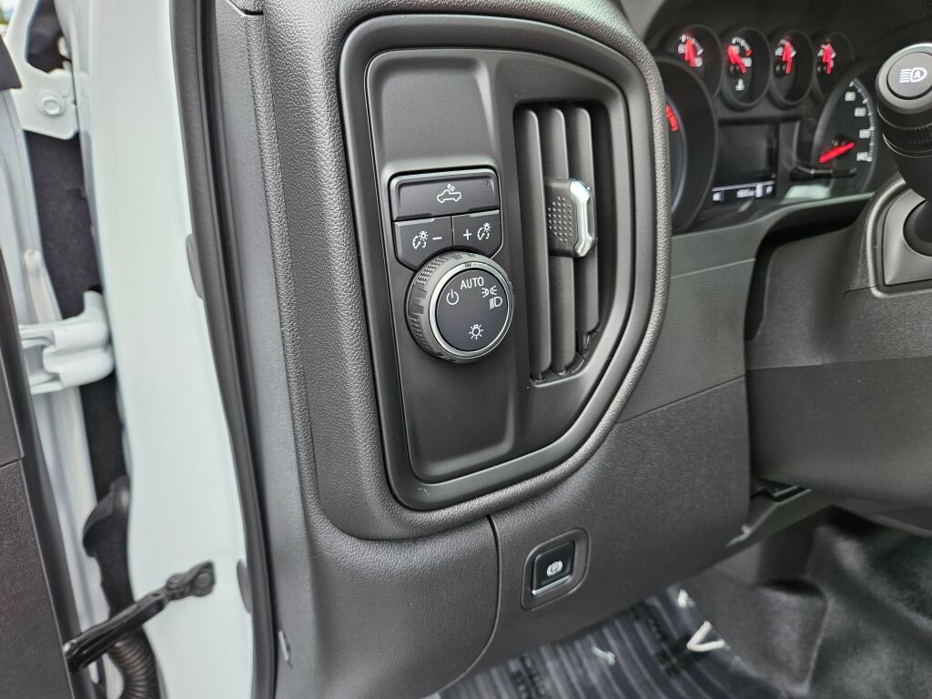 Used 2025 Chevrolet Silverado 1500 W/T RWD image 18