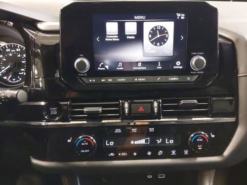 Used 2025 Nissan Pathfinder Rock Creek AWD/4WD image 23
