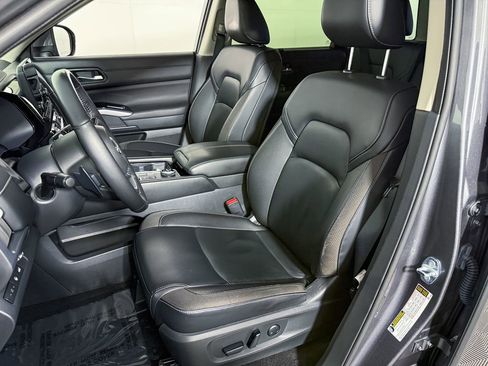 Certified 2023 Nissan Pathfinder SL image 16