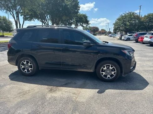 Used 2023 Honda Passport TrailSport image 4