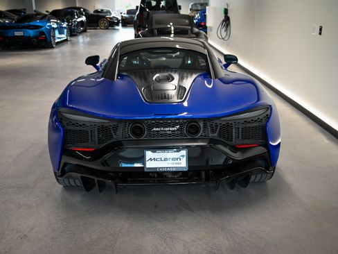 Used 2023 McLaren Artura RWD image 20