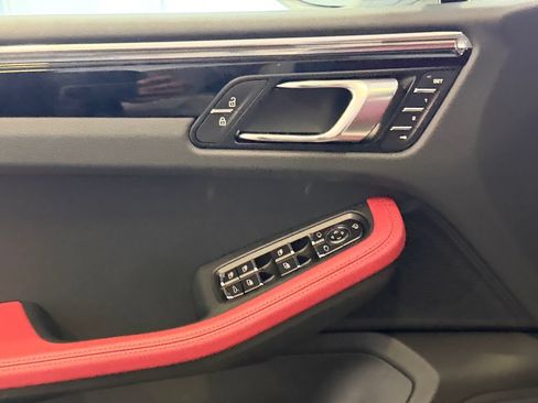 Certified 2026 Porsche Macan S AWD/4WD image 14