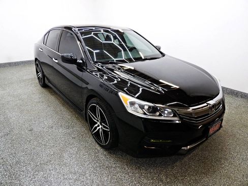 Used 2017 Honda Accord Sport Special Edition image 3