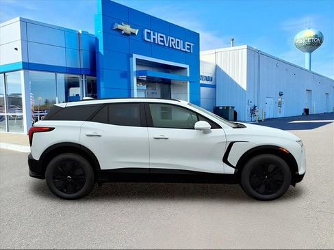 New 2026 Chevrolet Blazer EV LT image 2