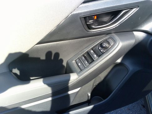 Used 2024 Subaru Crosstrek 2.0i Premium image 16