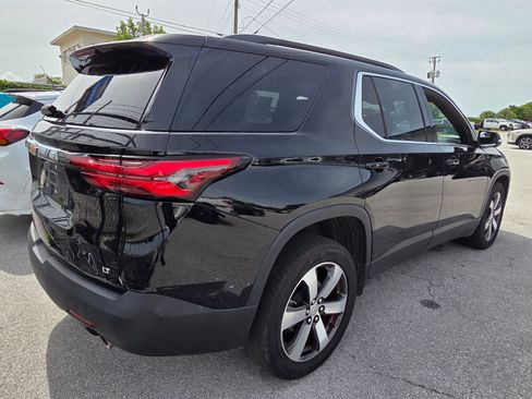 Used 2023 Chevrolet Traverse LT w/ LT Premium Package AWD/4WD image 3
