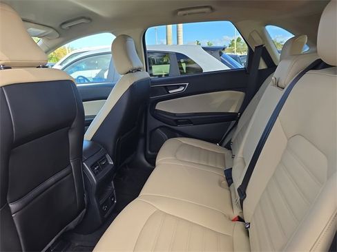 Used 2021 Ford Edge SEL w/ Convenience Package image 16