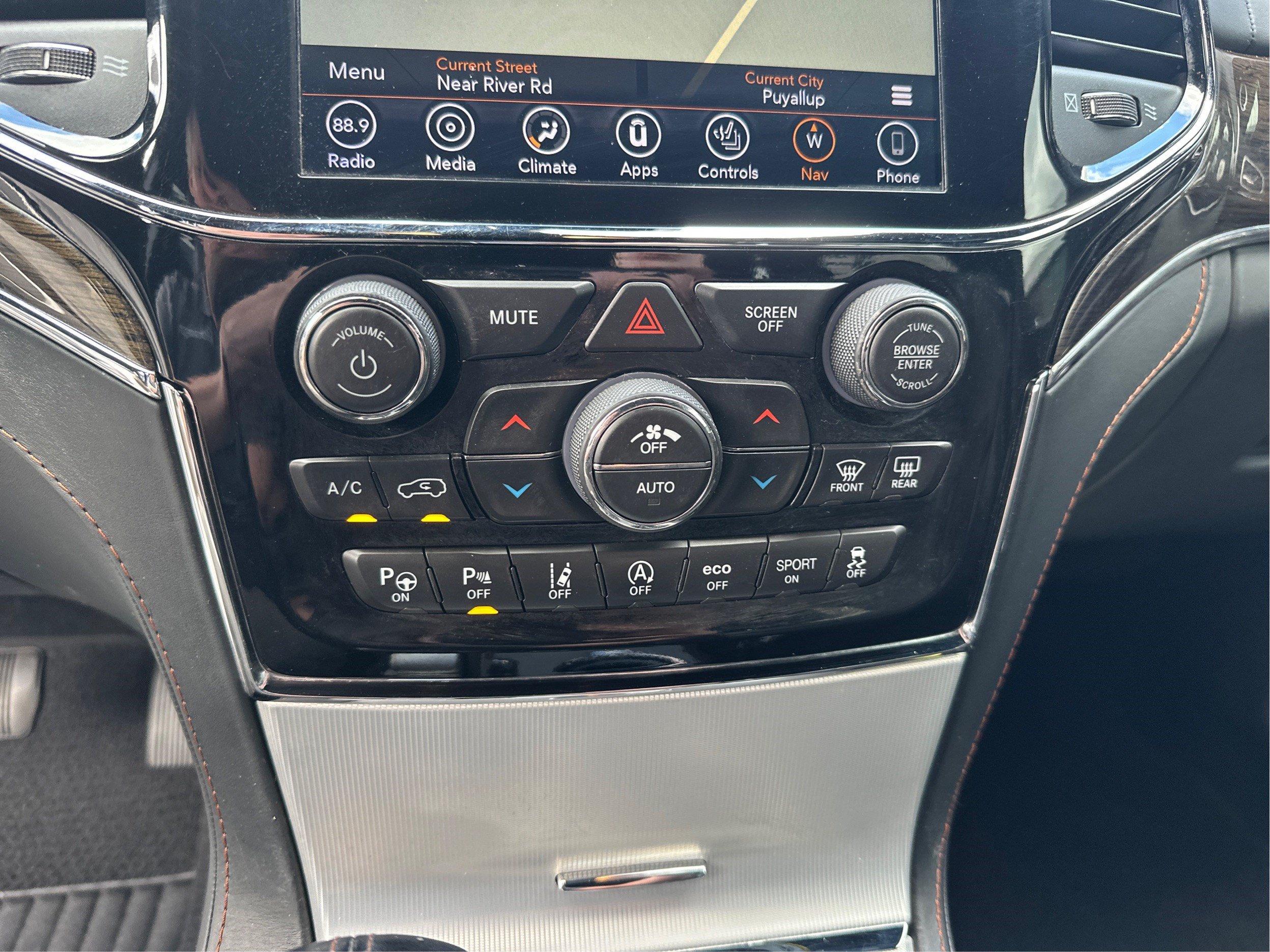 Used 2019 Jeep Grand Cherokee Summit AWD/4WD image 33