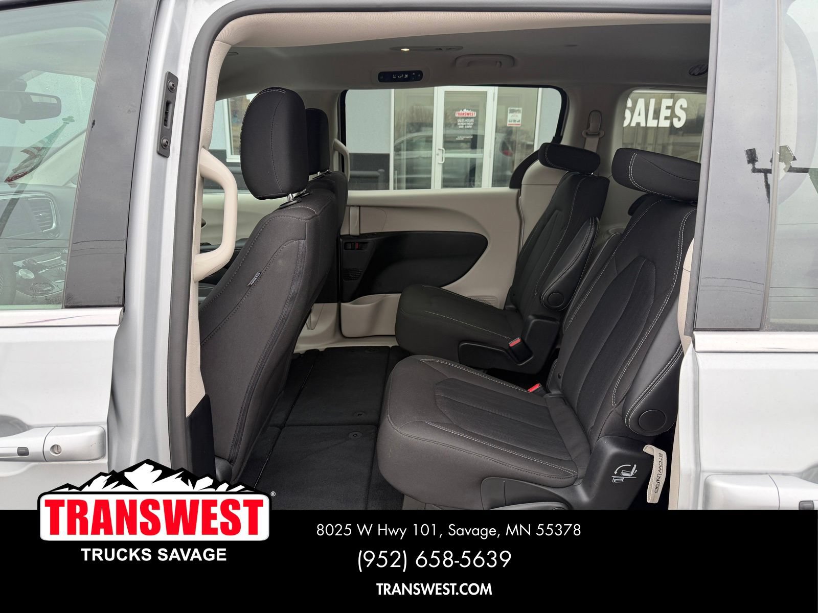 Used 2024 Chrysler Voyager LX FWD image 16