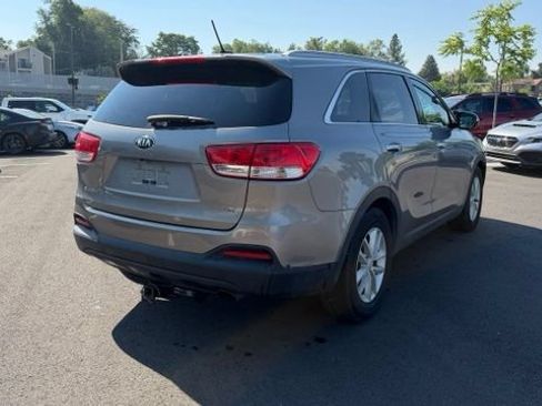 Used 2016 Kia Sorento LX AWD/4WD image 5