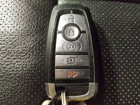 Used 2020 Ford Expedition XLT w/ Equipment Group 202A image 32