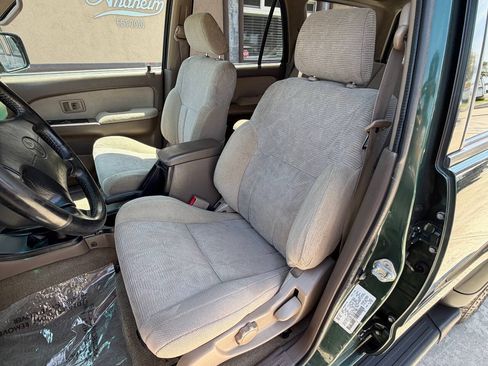 Used 2000 Toyota 4Runner SR5 AWD/4WD image 13