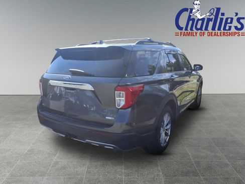 Used 2020 Ford Explorer XLT w/ Equipment Group 202A AWD/4WD image 4