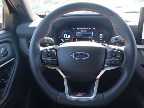 Used 2025 Ford Explorer ST AWD/4WD image 17