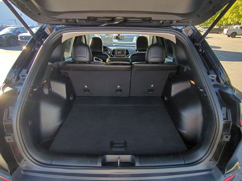 Used 2019 Jeep Cherokee Trailhawk image 31