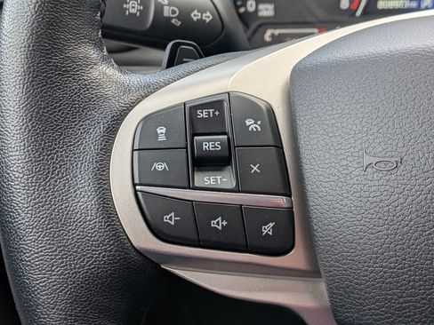 Used 2021 Ford Explorer XLT w/ Equipment Group 202A image 14