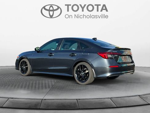 Used 2024 Honda Civic Sport image 3