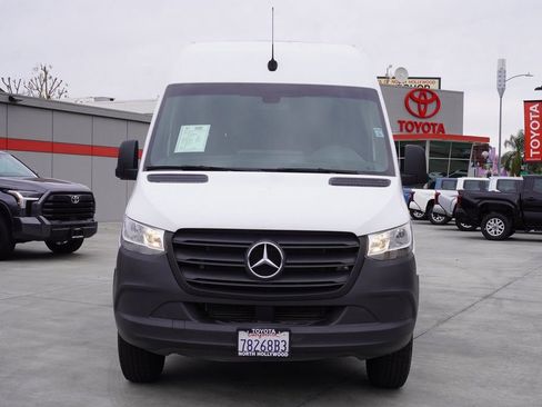 Used 2020 Mercedes-Benz Sprinter 1500 image 3