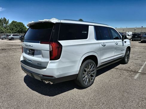 New 2026 GMC Yukon XL Denali Ultimate w/ LPO, Floor Liner Package AWD/4WD image 11