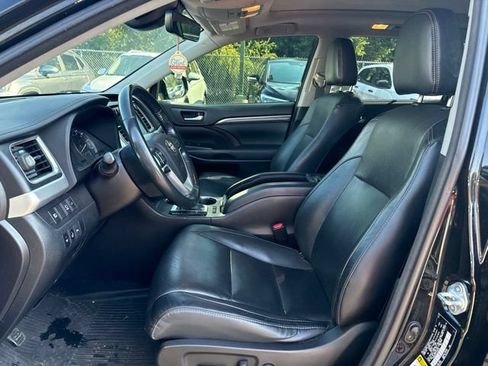 Used 2018 Toyota Highlander Limited Platinum AWD/4WD image 13