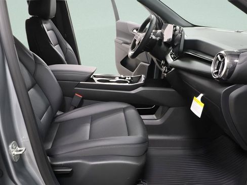 New 2026 Chevrolet Equinox LT w/ Convenience Package II FWD image 35