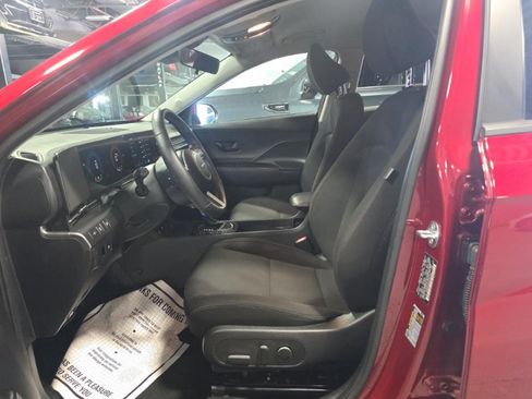 Used 2024 Hyundai Kona SEL AWD/4WD image 12