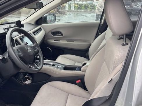 Used 2016 Honda HR-V EX image 4