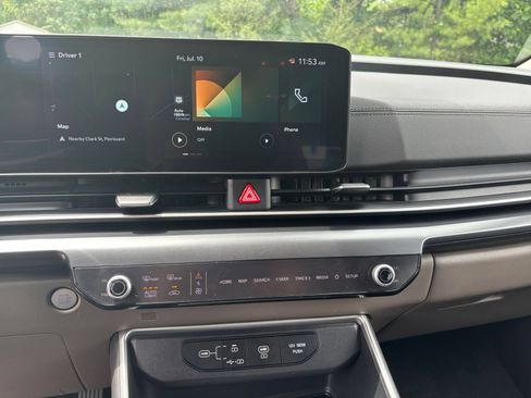 Used 2026 Kia Carnival FWD image 17