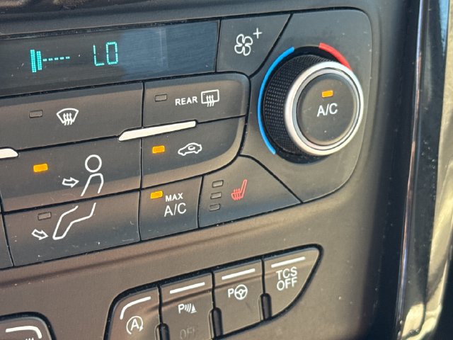 Used 2019 Ford Escape Titanium AWD/4WD image 24