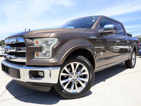 Used 2015 Ford F150 King Ranch w/ Equipment Group 601A Luxury RWD image 2