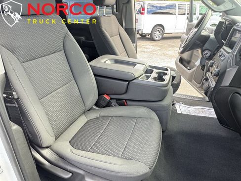 Used 2022 Chevrolet Silverado 2500 Custom w/ Custom Convenience Package image 22