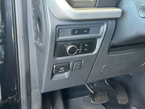 Used 2024 Ford Expedition XLT RWD image 34