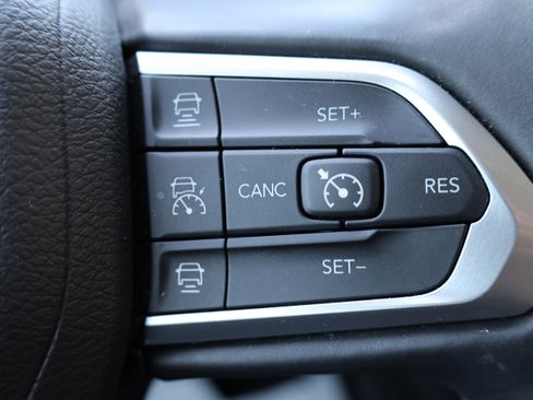 Used 2022 Jeep Compass Limited AWD/4WD image 25
