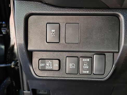 Used 2023 Toyota Tacoma TRD Off-Road w/ Technology Package AWD/4WD image 23