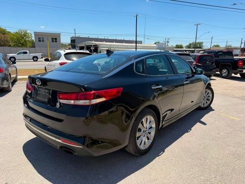 Used 2018 Kia Optima LX w/ 17" Alloy Wheels Package FWD image 4