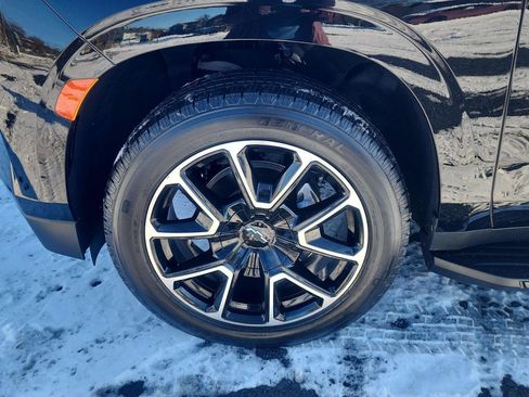 Used 2023 Chevrolet Tahoe RST w/ Sport Performance Package image 9