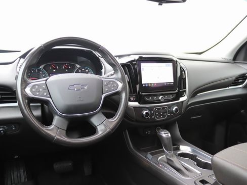 Used 2020 Chevrolet Traverse RS image 3