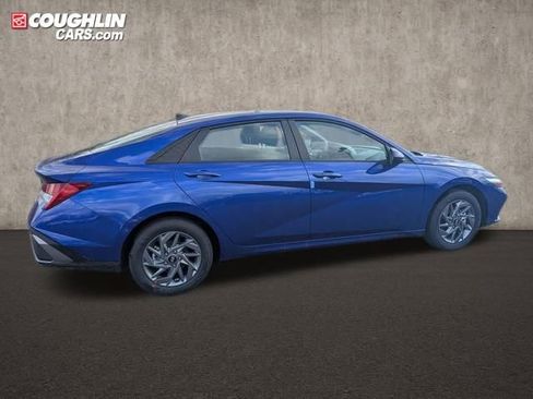 New 2026 Hyundai Elantra Blue image 9