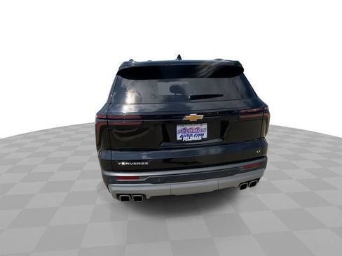 Used 2024 Chevrolet Traverse LT AWD/4WD image 9