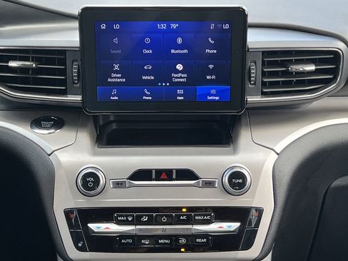 Used 2023 Ford Explorer XLT w/ Equipment Group 202A image 3