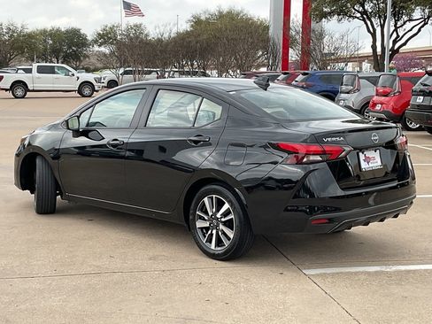 Used 2025 Nissan Versa SV image 7