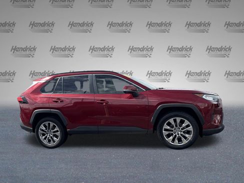 Used 2020 Toyota RAV4 XLE Premium FWD image 10
