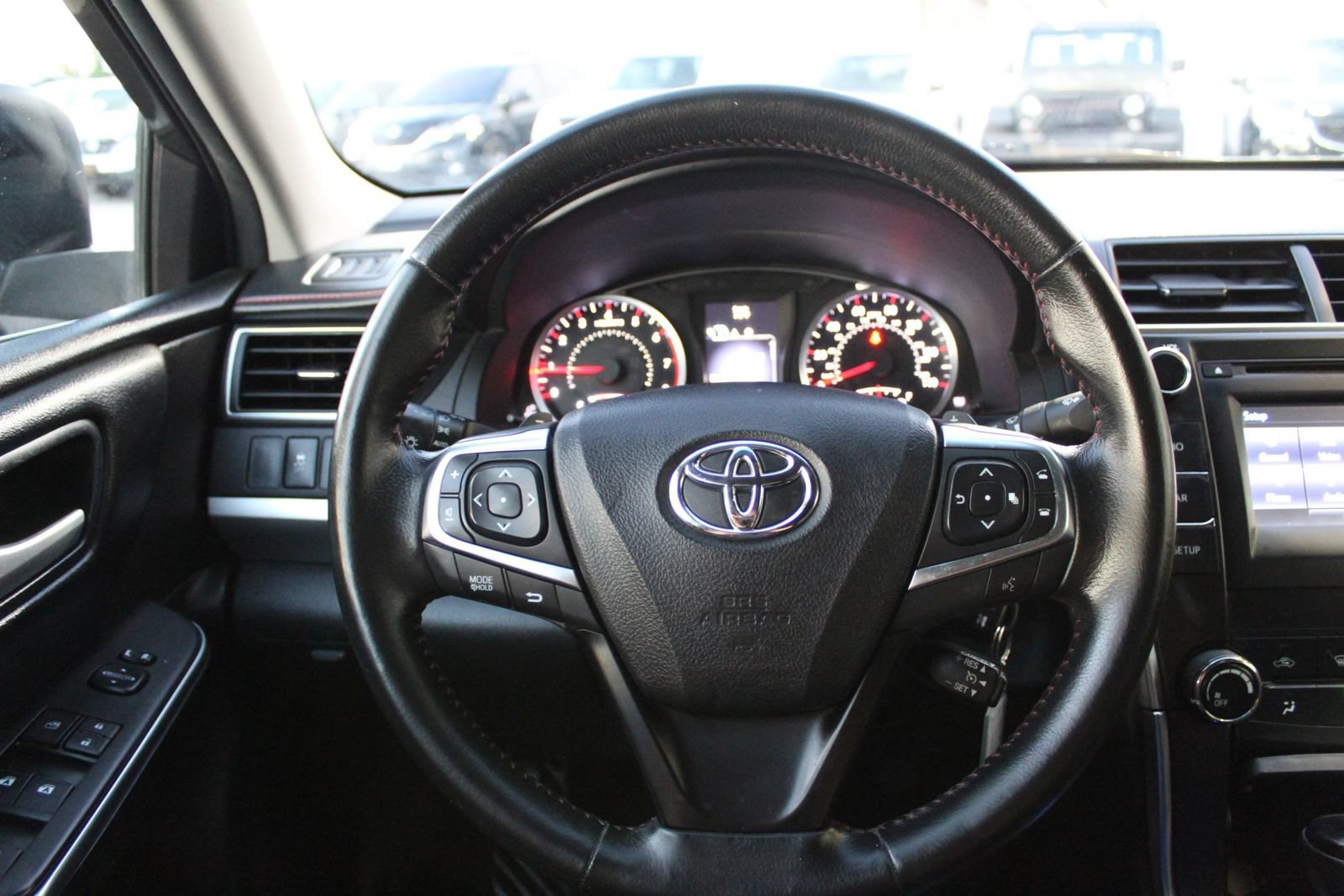 Used 2016 Toyota Camry SE FWD image 14