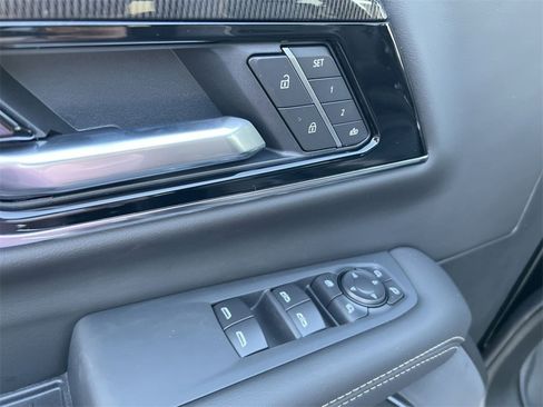 New 2026 GMC Yukon XL Elevation image 15