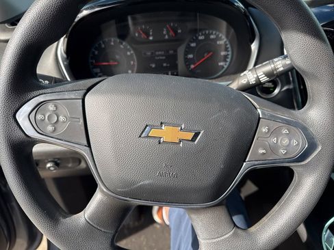 Used 2021 Chevrolet Traverse LS image 6