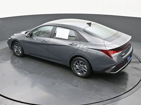 Certified 2024 Hyundai Elantra SEL image 46