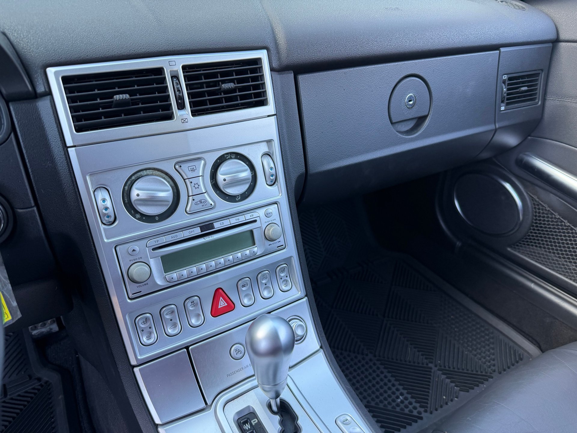 Used 2005 Chrysler Crossfire Limited RWD image 47
