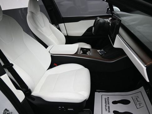 Used 2023 Tesla Model X image 33